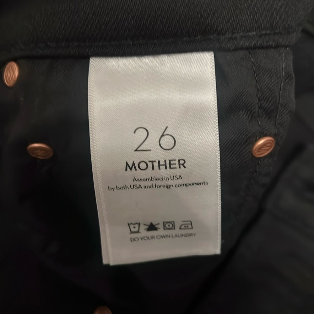 MOTHER JEANS TOMCAT ANKLE BLACK SIZE 26 Worn once, too small on me.